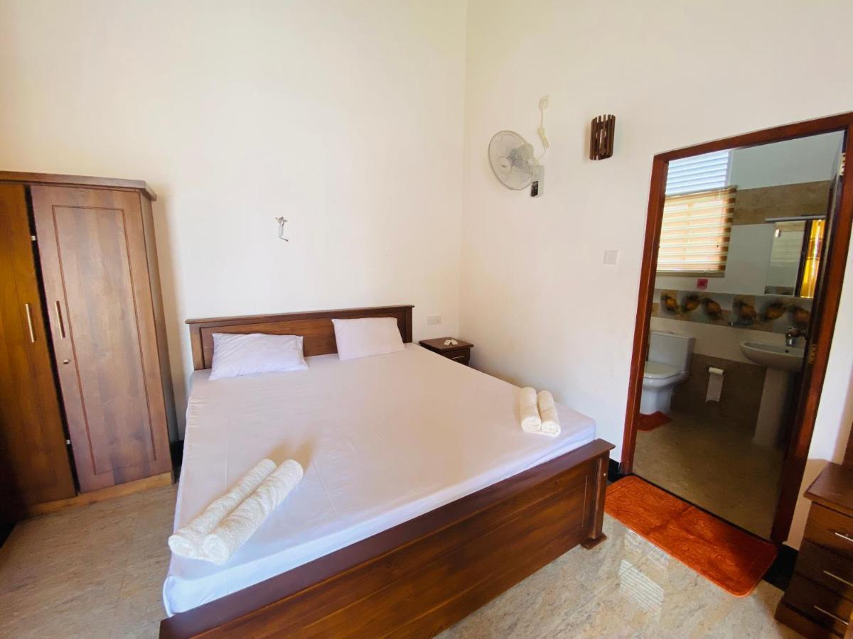 The Kingslayer Resort Negombo Exterior photo