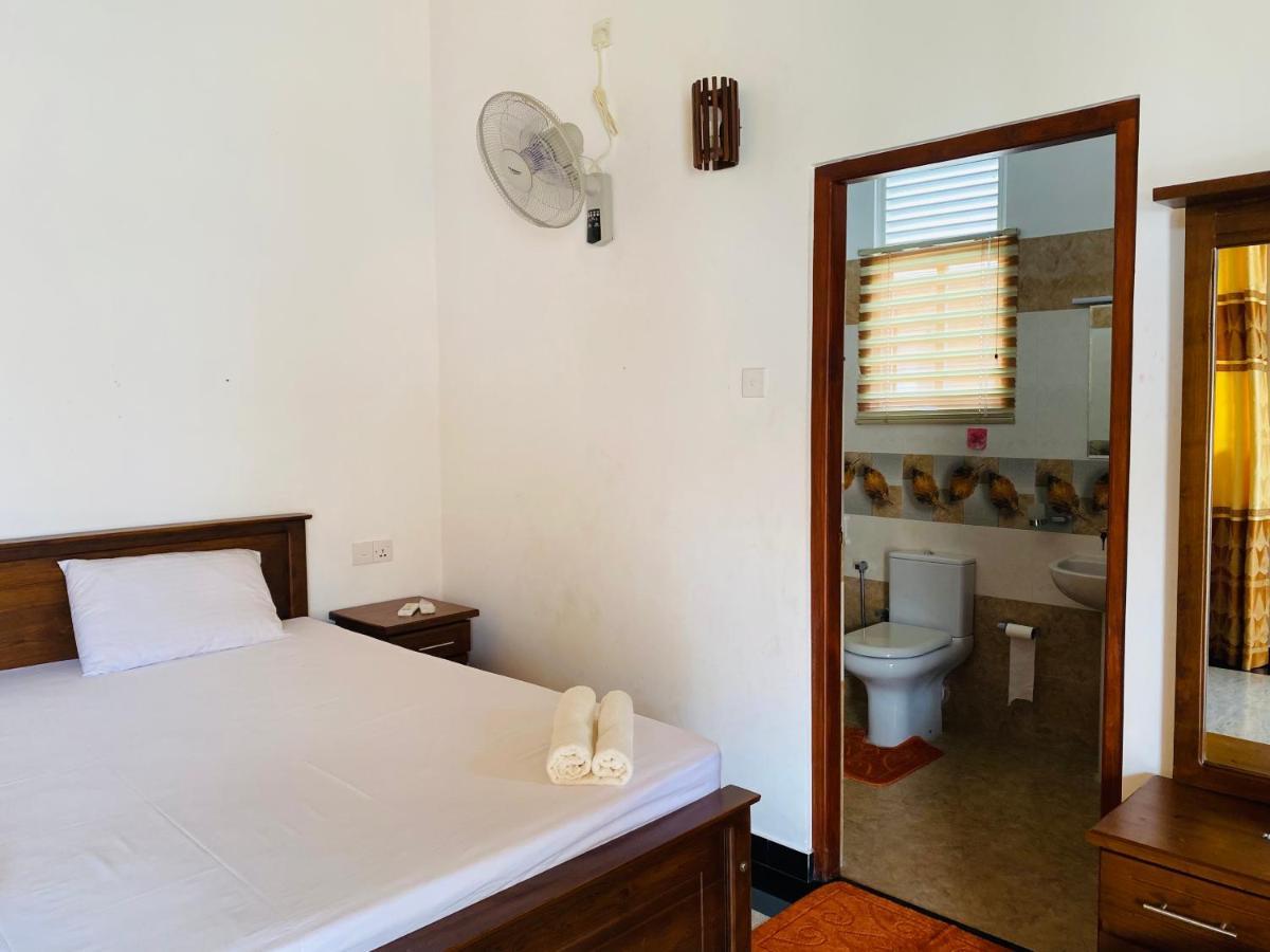 The Kingslayer Resort Negombo Exterior photo