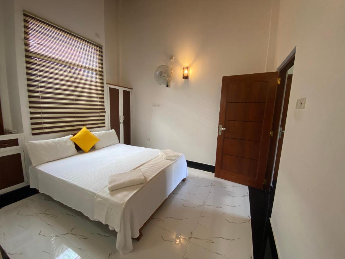 The Kingslayer Resort Negombo Exterior photo
