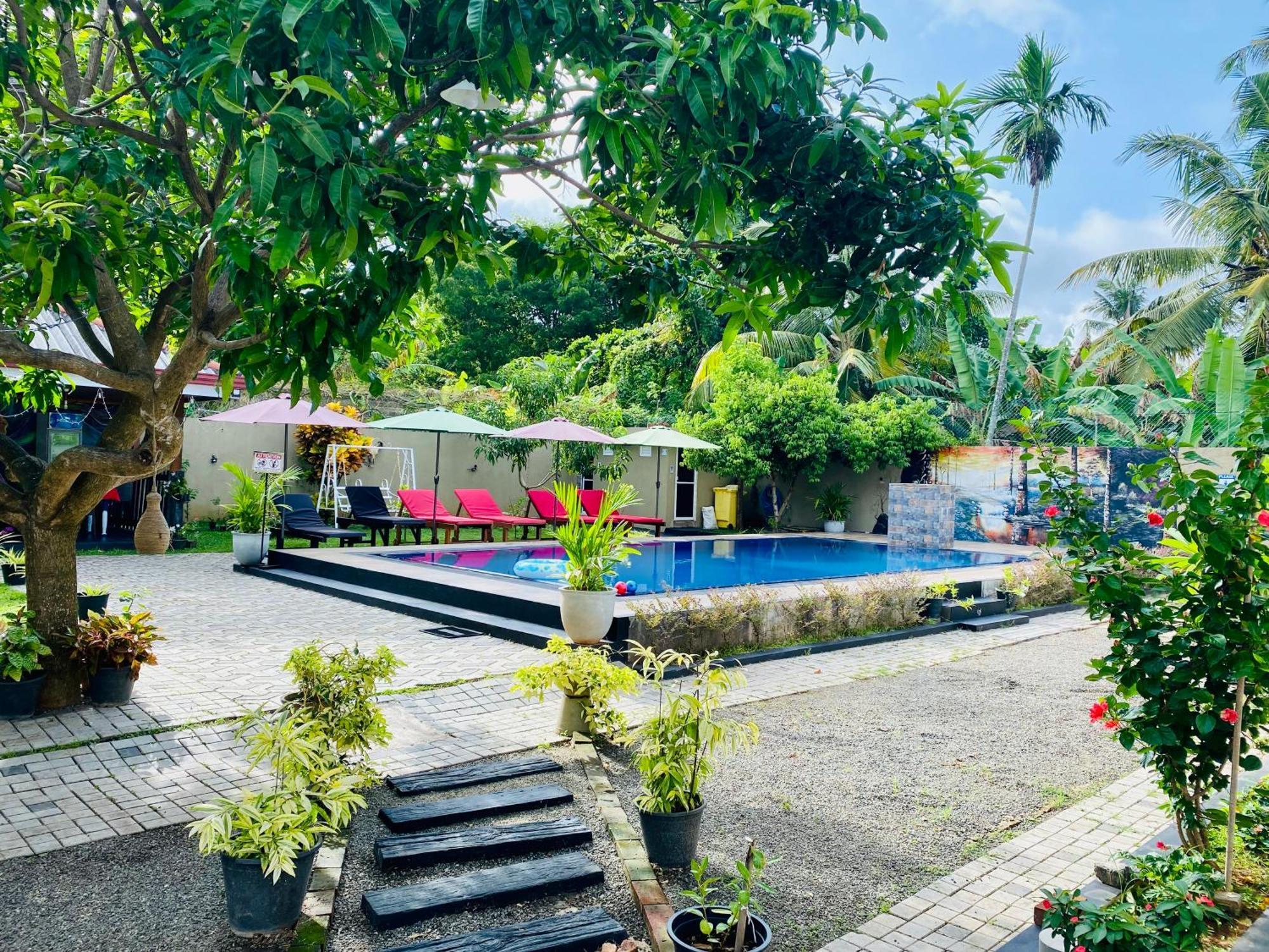 The Kingslayer Resort Negombo Exterior photo